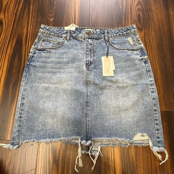 NWT A Loves A Denim Mini Skirt Frayed Hem Size 32 - Picture 1 of 12